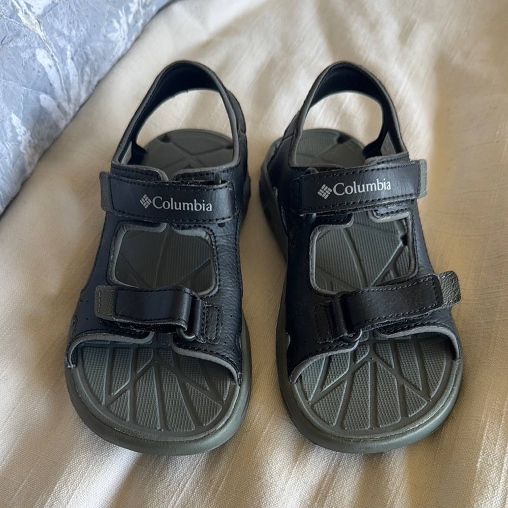 Columbia Kids Black Sandals Size 1
